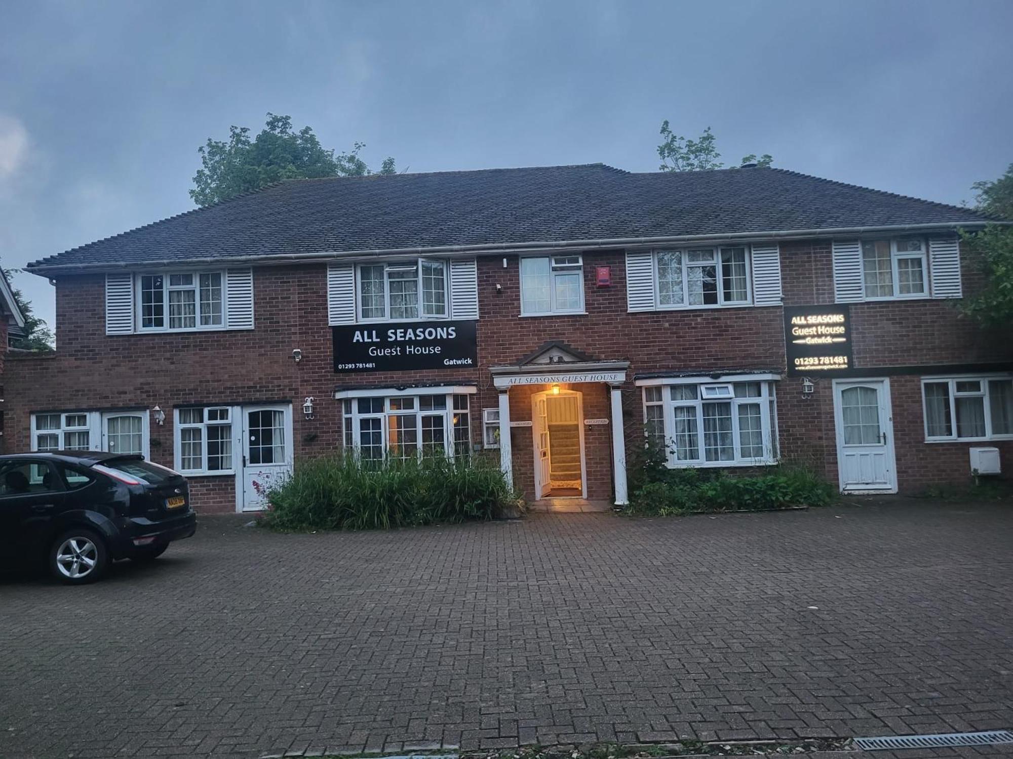 All Seasons Gatwick Guest House & Parking Horley Esterno foto